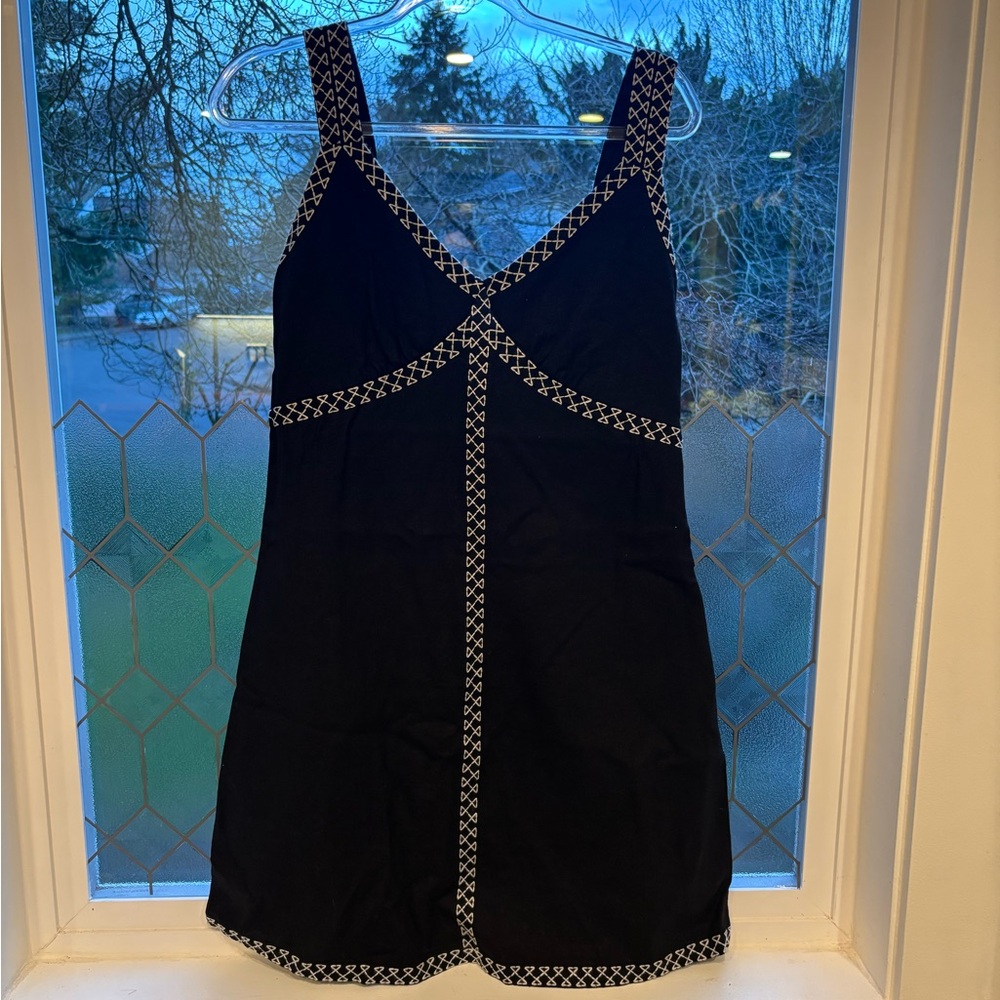 Rachel Zoe Black and White Sheath Mini Dress V-Neck Sleeveless